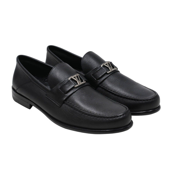 Louis Vuitton, white grained leather loafers. - Unique Designer Pieces