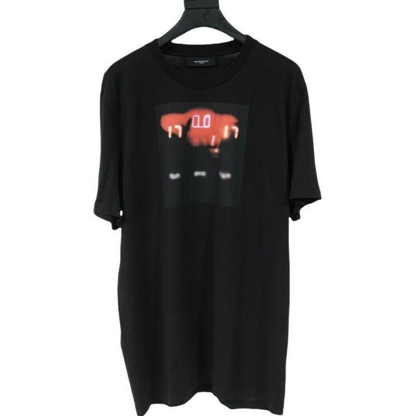 riccardo-tisci-17-00-17- 