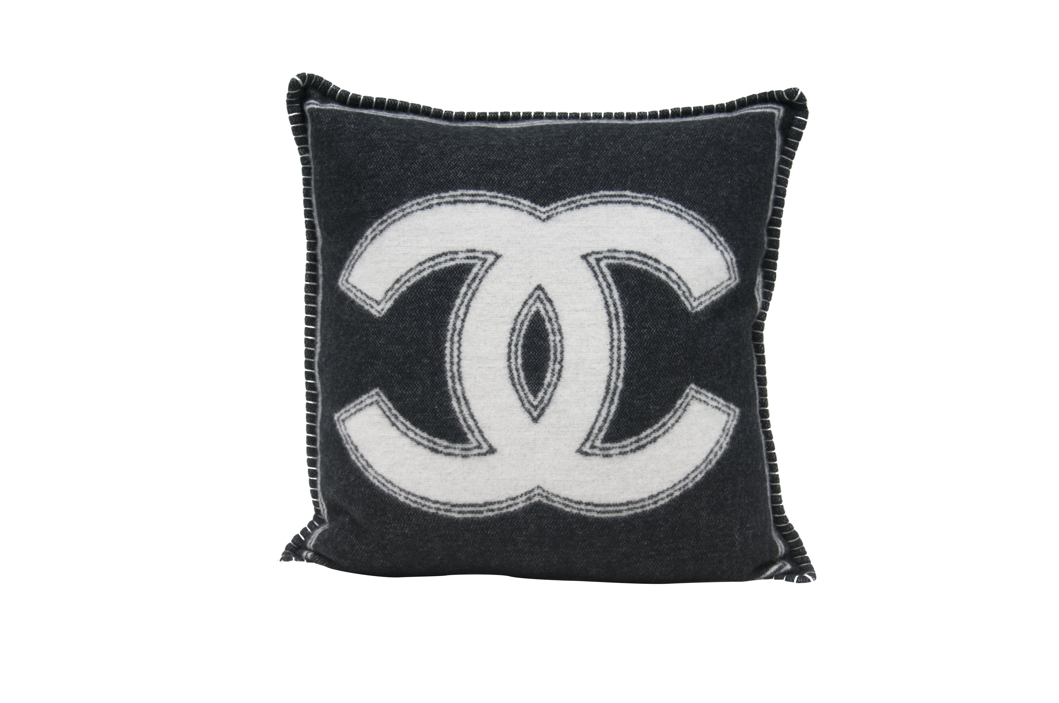 Chanel 21B Black White Wool Cashmere 
