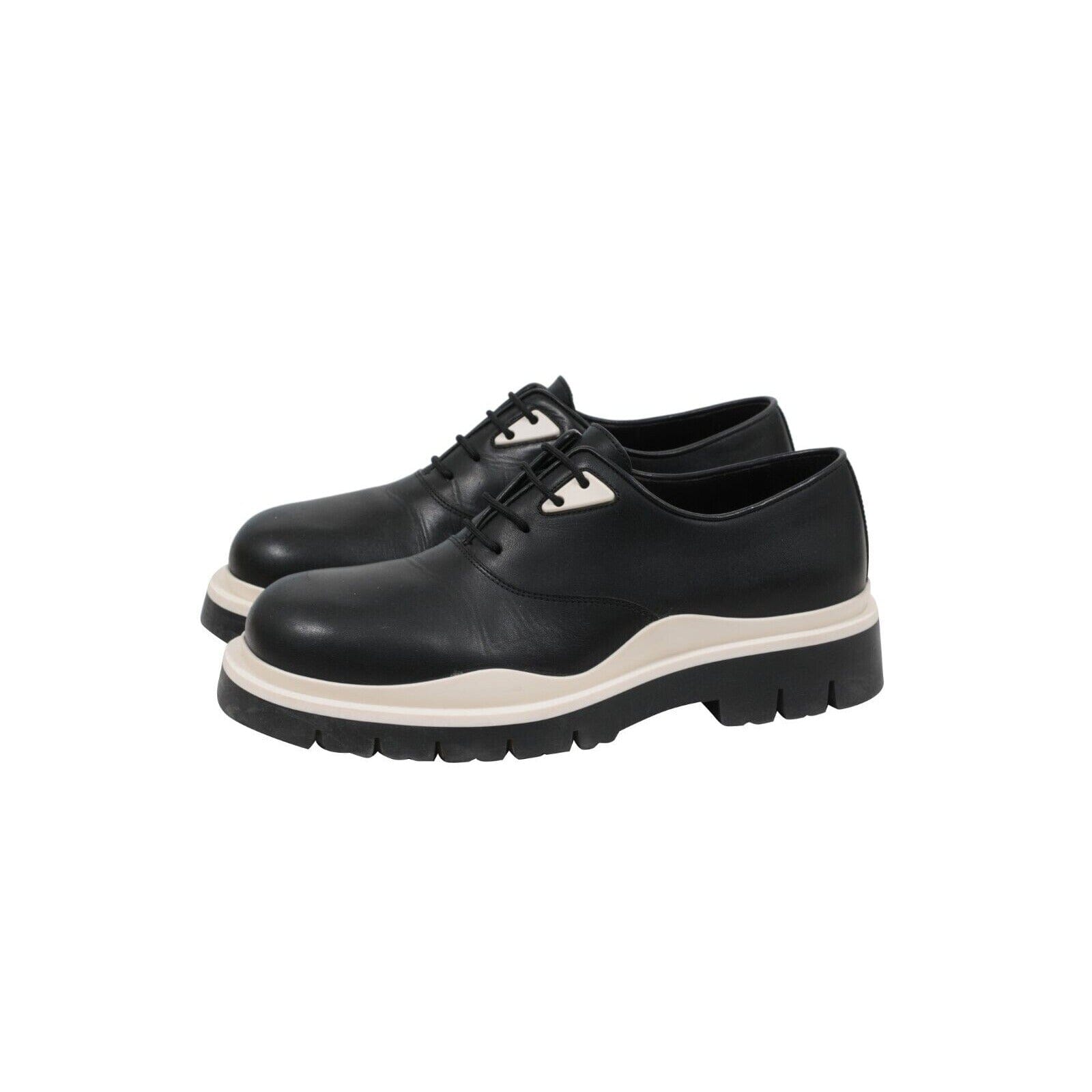black-white-leather-tire- 