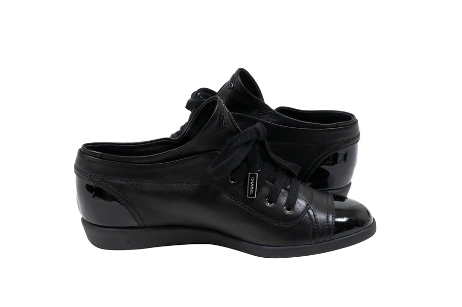 Low Top Leather Sneakers (Black) CHANEL 
