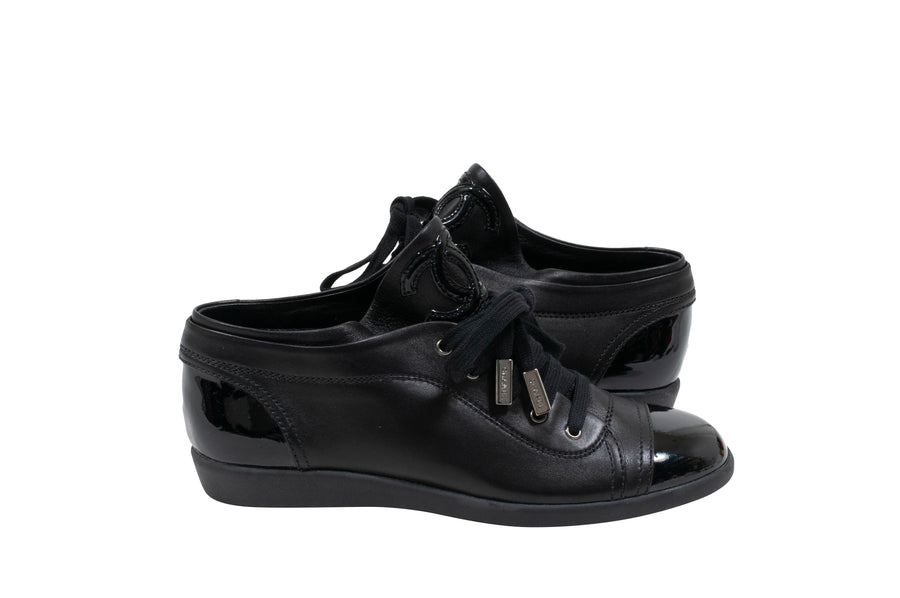 Low Top Leather Sneakers (Black) CHANEL 