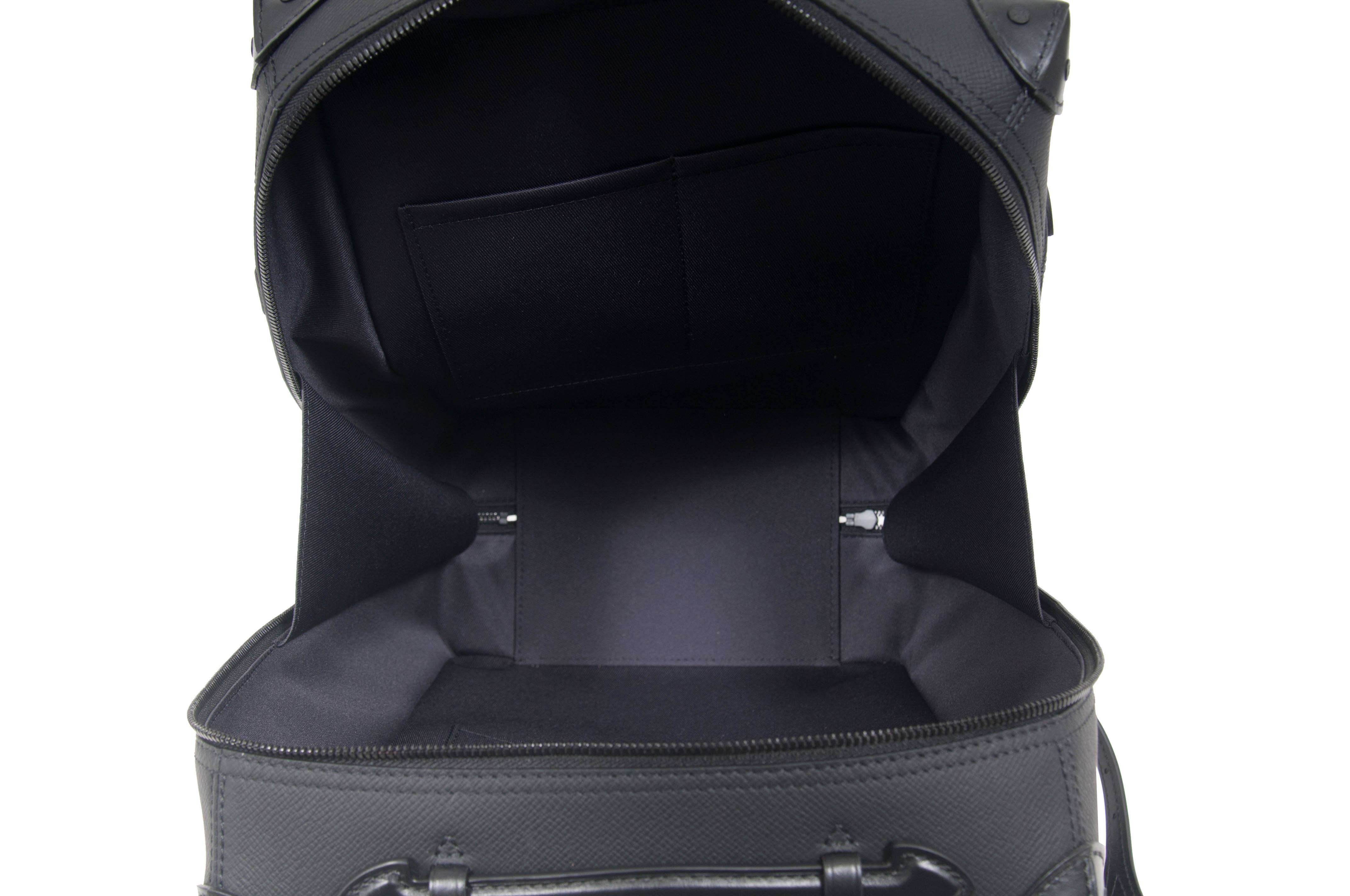 Louis Vuitton M30337 taiga rainbow Backpack Black Louis Vuitton Taiga Rainbow Soft Trunk Backpack PM Black  main image 4