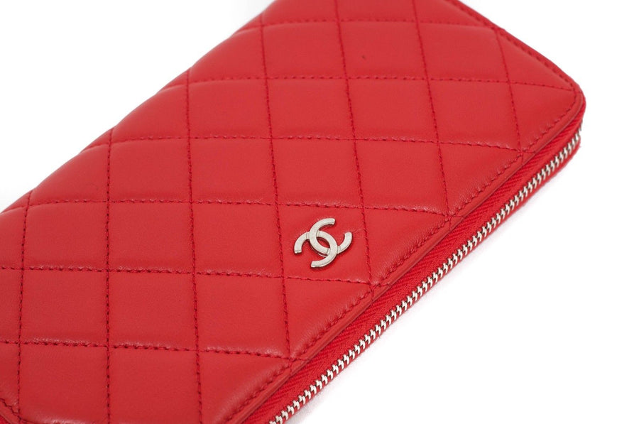 Red Quilted Leather Wallet CHANEL 