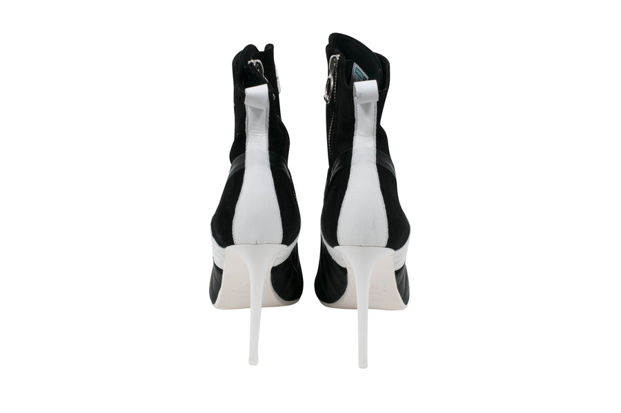White Shoes With Black Heel 2024 | www.westernfg.com