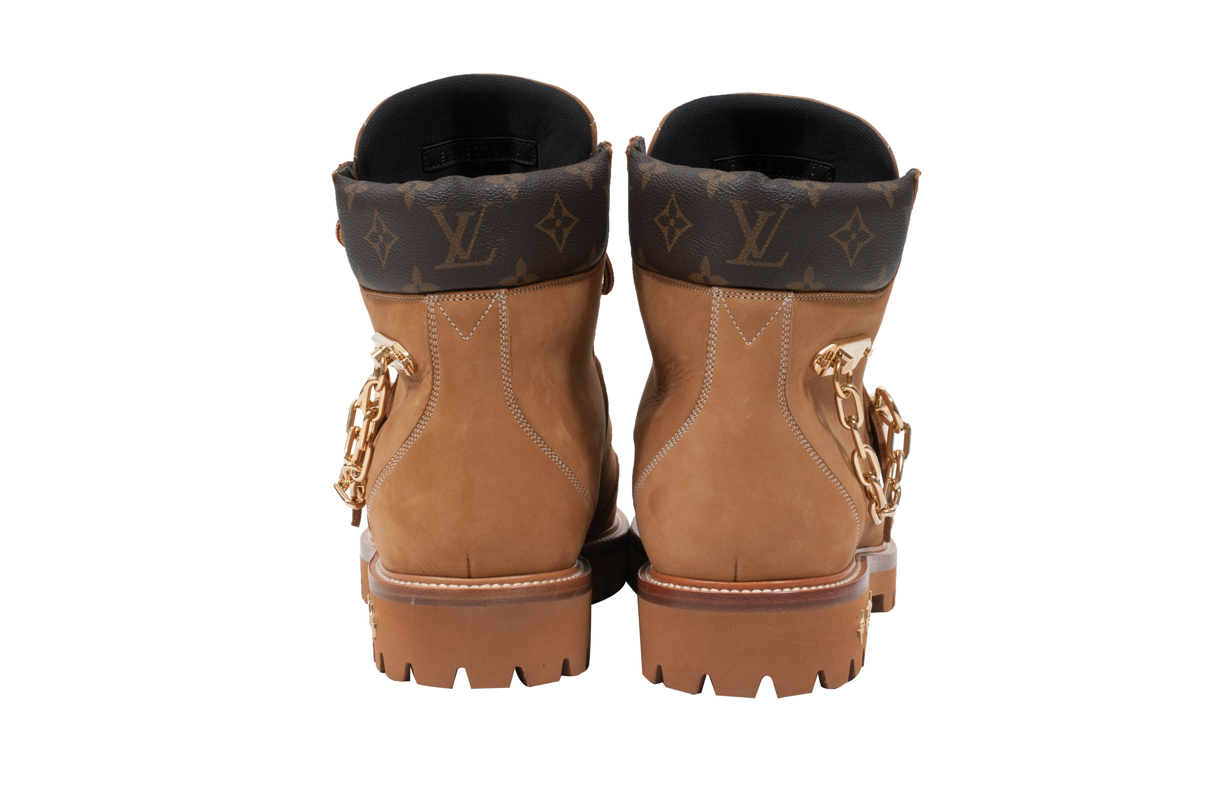 Louis Vuitton Suede Ankle Boots w/ Straps 10 US Mens Brown Louis Vuitton LV Hiking Size 42 Black Canvas and Suede Ankle  main image 2