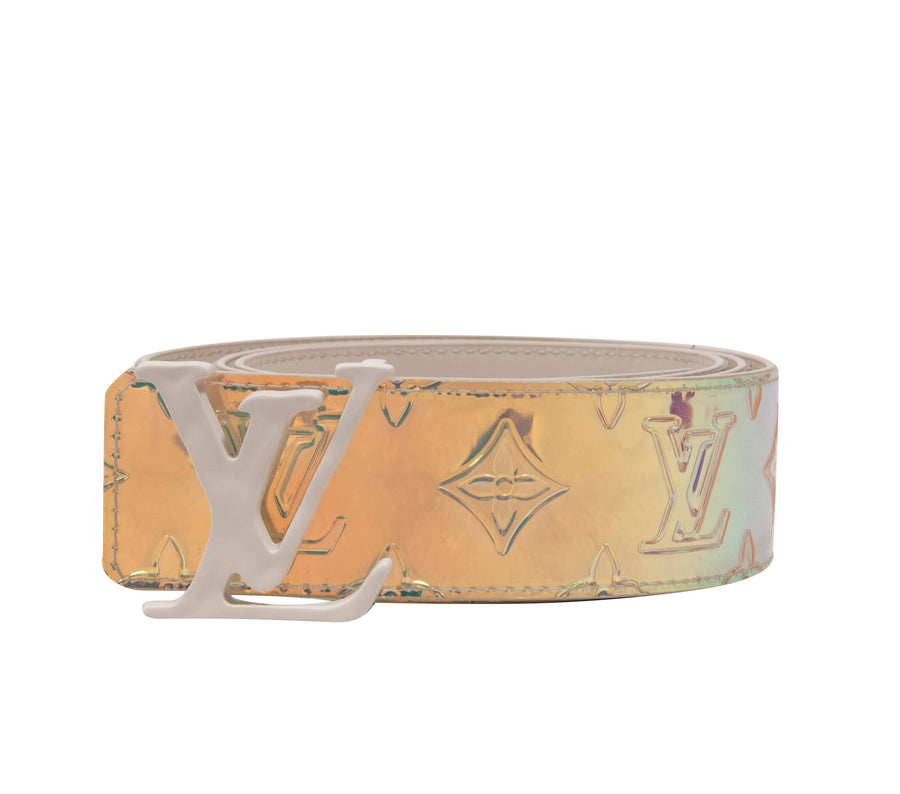 lv shaped buckle bracelet