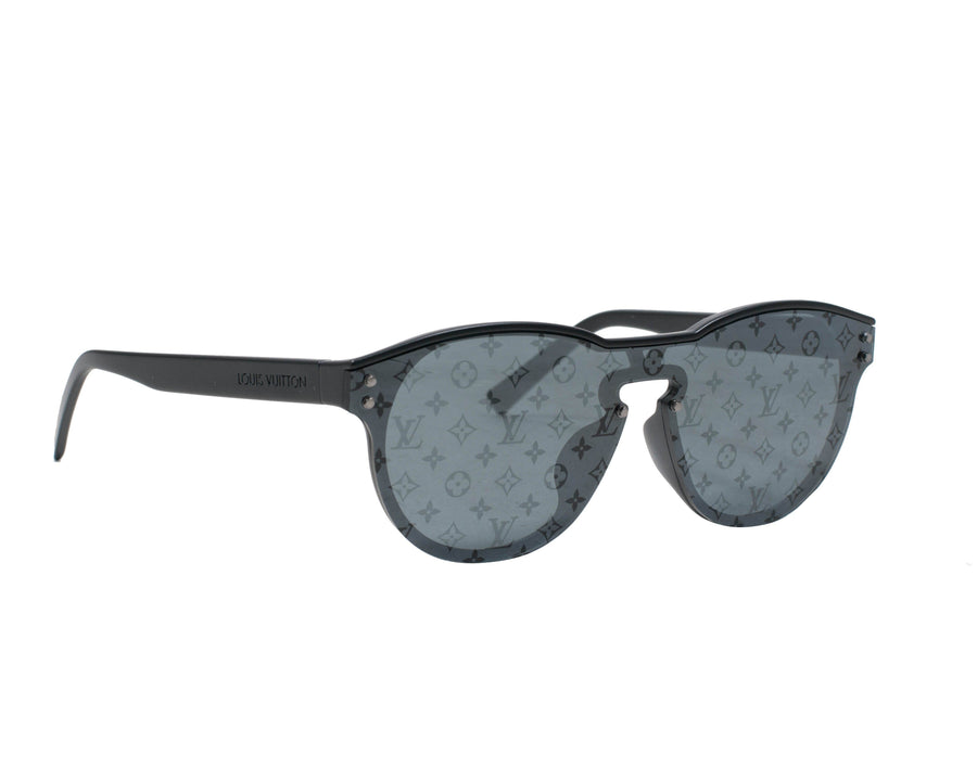 Louis Vuitton® LV Waimea Round Sunglasses  Louis vuitton sunglasses, Round  sunglasses, Black round sunglasses
