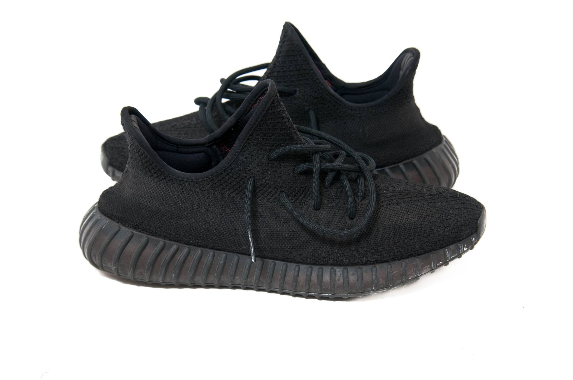 Yeezy Boost 350 V2 Core Black Red THE-ECHELON Yeezy Boost 350 V2 Core Black Red THE-ECHELON